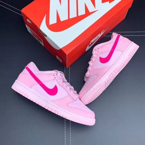 Women's Nike dunk low Triple pink - Picture 2 of 6